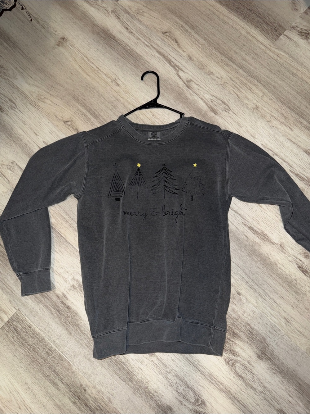 Comfort Colors Women’s Charcoal Crewneck Sweater with Tree Graphic